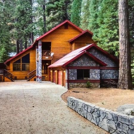 Rock Front Lodge Fish Camp Exterior photo