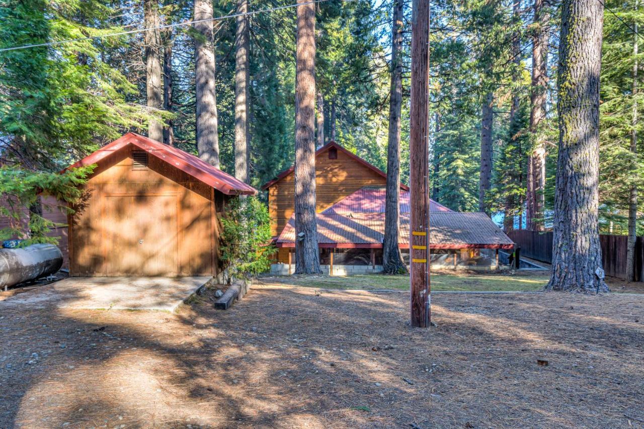 Rock Front Lodge Fish Camp Exterior photo