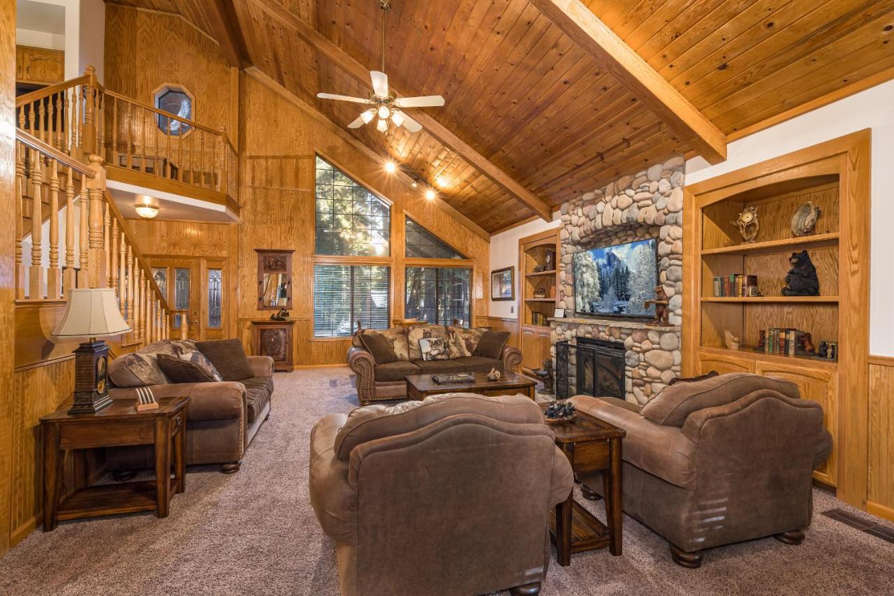 Rock Front Lodge Fish Camp Exterior photo