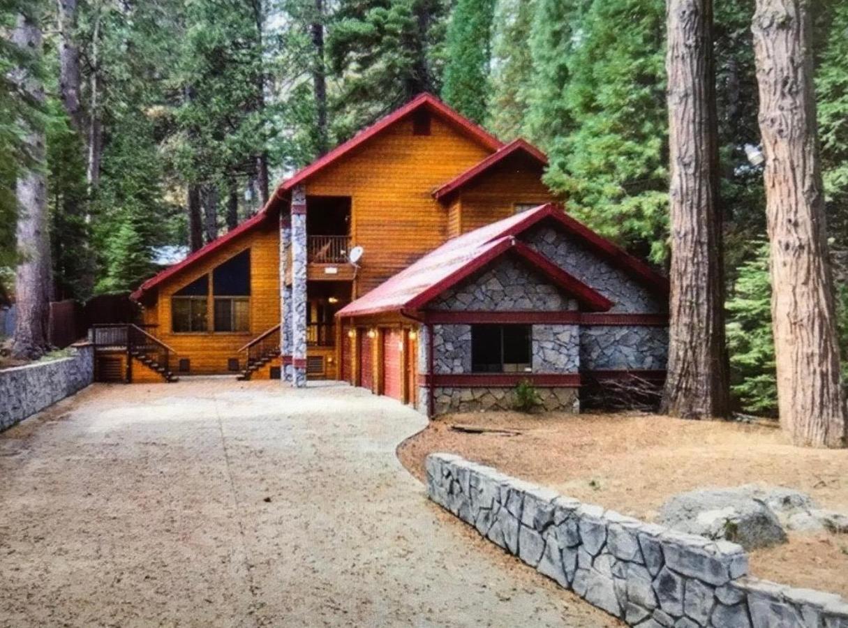 Rock Front Lodge Fish Camp Exterior photo